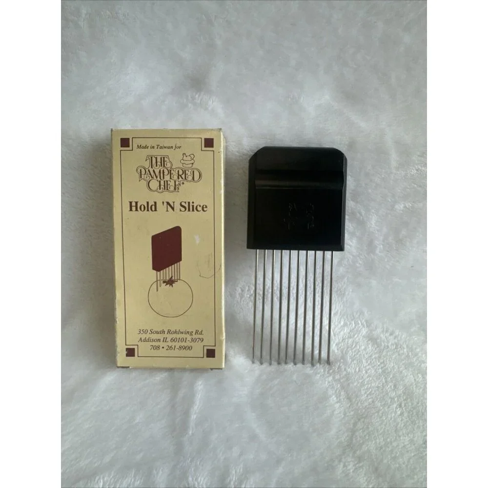 Pampered Chef Hold and Slice In Original‎ Box Nested Hen